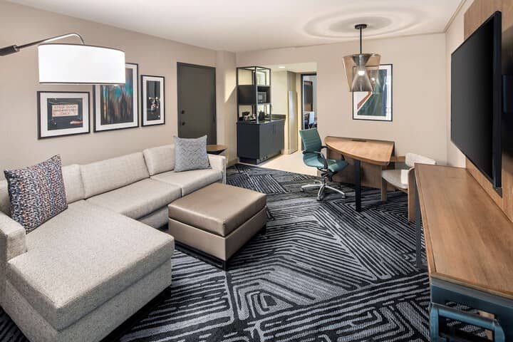 Room 14 of 78